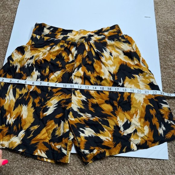 Vintage 80s/90s Elastic Waist High Rise Printed Shorts - Picture 8 of 12